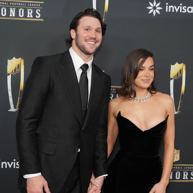 Josh Allen and Hailee Steinfel