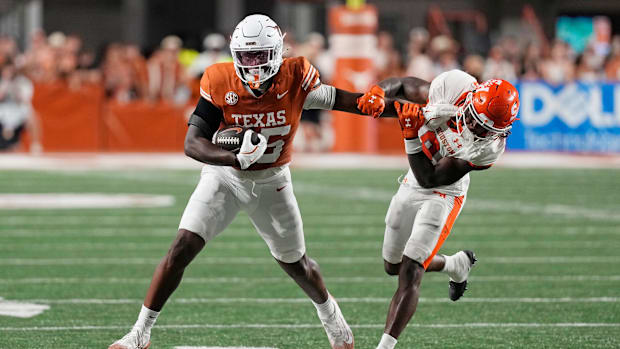 Texas tight end Emaree Winston