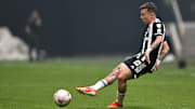 Bernard foi liberado pelo DM e pode voltar a defender o Atlético.