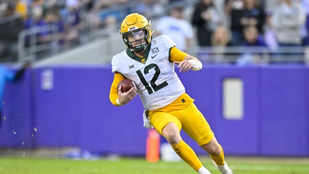 Nov 18, 2023; Fort Worth, Texas, USA; Baylor Bears quarterback Blake Shapen (12) in action during the game between the TCU Ho