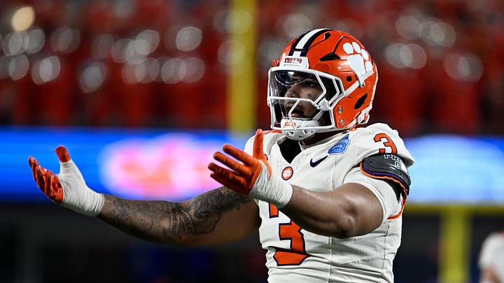Dec 7, 2024; Charlotte, NC, USA; Clemson Tigers defensive end T.J. Parker (3) reacts after a play during the third quarter against the Southern Methodist Mustangs in the 2024 ACC Championship game at Bank of America Stadium. Mandatory Credit: Bob Donnan-Imagn Images
