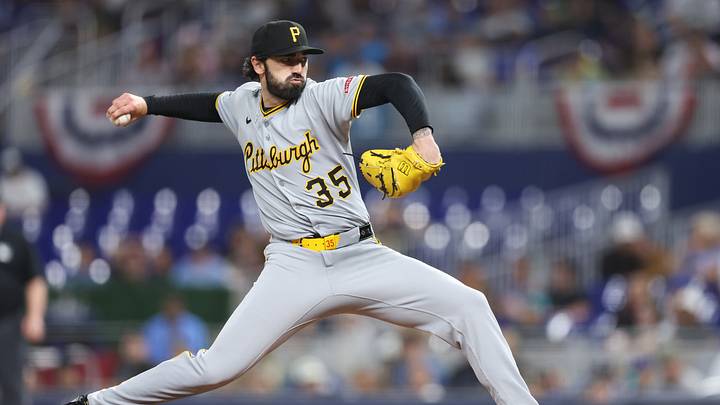 Pittsburgh Pirates v Miami Marlins