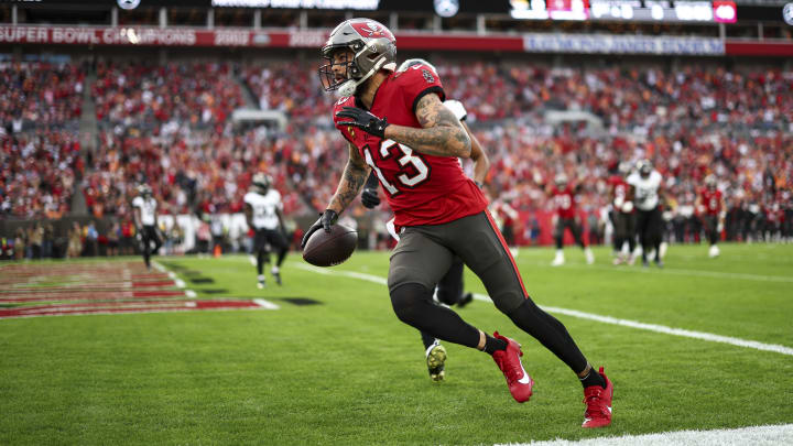 Tampa Bay Buccaneers wide receiver Mike Evans had an awesome reaction to watching Steph Curry help Team USA win a gold medal.