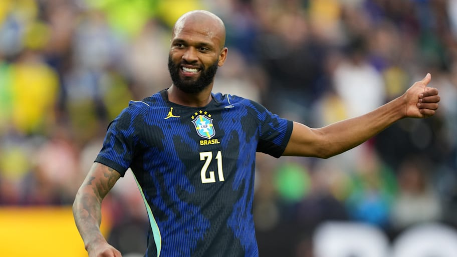 Igor Thiago flashing a thumbs up.