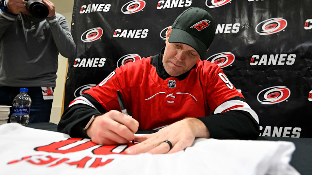 Dallas Stars v Carolina Hurricanes