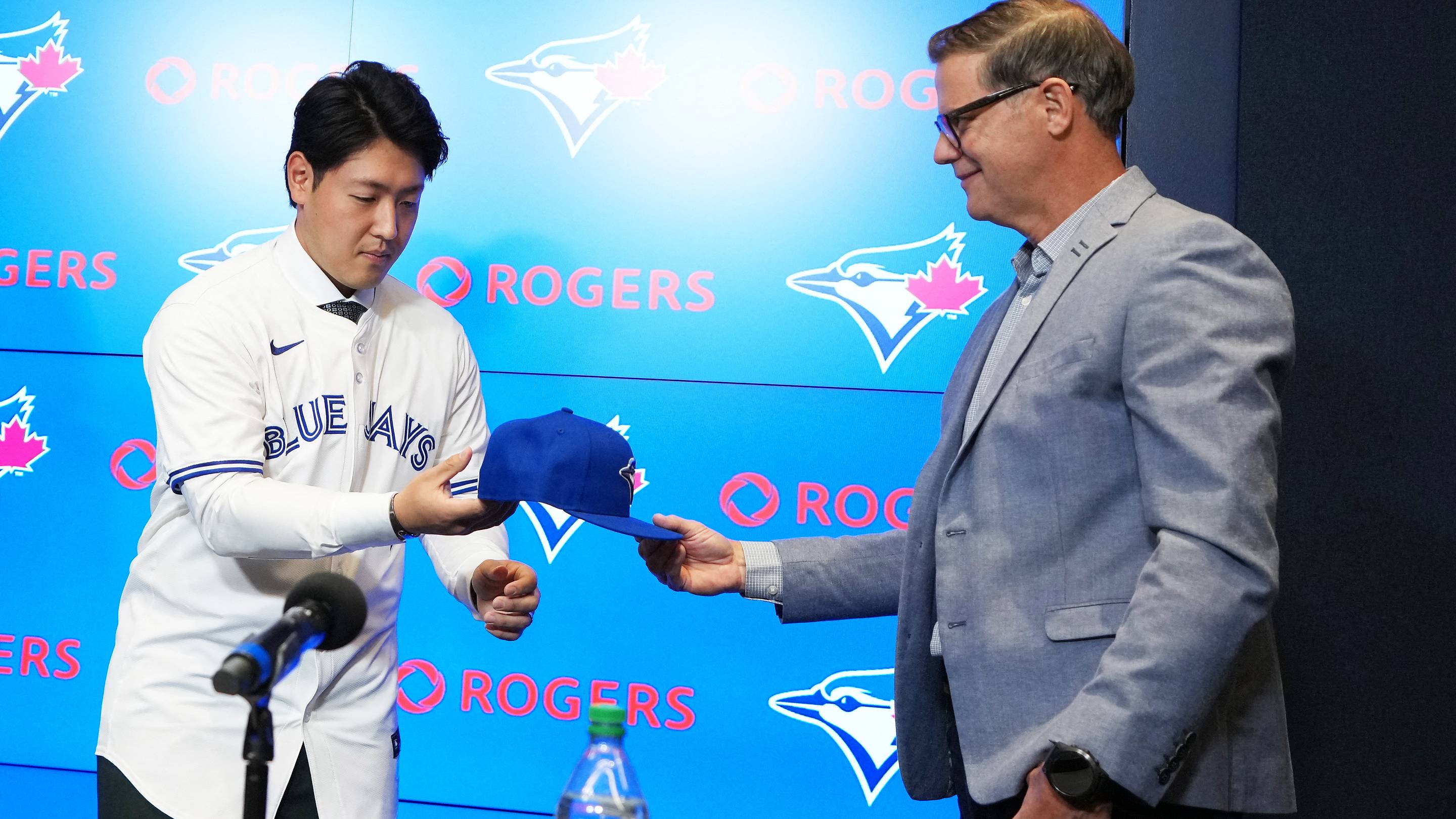 Blue Jays reportedly diving back into the international free agent pool with 3 signings