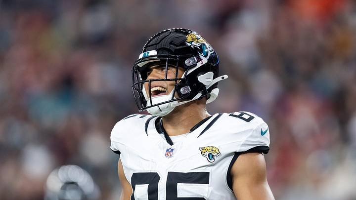 Week 14 Fantasy Football Tight End Rankings: Brenton Strange Rises, Oronde Gadsden Falls