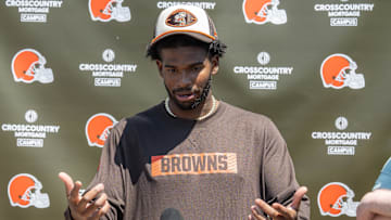 Cleveland Browns quarterback Shedeur Sanders (12)