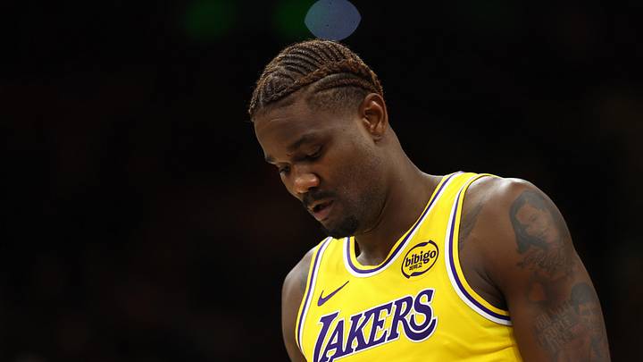 Los Angeles Lakers center Deandre Ayton