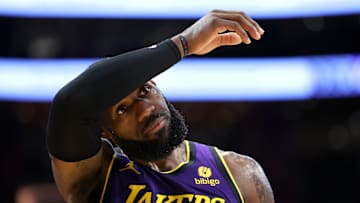 San Antonio Spurs v Los Angeles Lakers