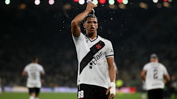 Volante torceu o tornozelo e é dúvida