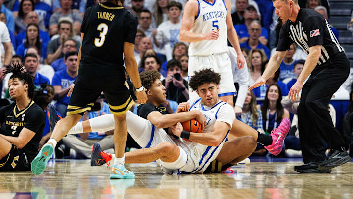 Feb 28, 2026; Lexington, Kentucky, USA; A tie up is called between Kentucky Wildcats center Malachi Moreno (24) and Vanderbilt Commodores center Jayden Leverett (34) during the second half at Rupp Arena at Central Bank Center. Mandatory Credit: Jordan Prather-Imagn Images