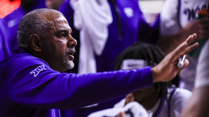 Mar 5, 2025; Cincinnati, Ohio, USA; Kansas State Wildcats head coach Jerome Tang talks to his team during a timeout in the first half against the Cincinnati Bearcats at Fifth Third Arena. Mandatory Credit: Katie Stratman-Imagn Images Mar 5, 2025; Cincinnati, Ohio, USA; Kansas State Wildcats head coach Jerome Tang talks to his team during a timeout in the first half against the Cincinnati Bearcats at Fifth Third Arena. Mandatory Credit: Katie Stratman-Imagn Images