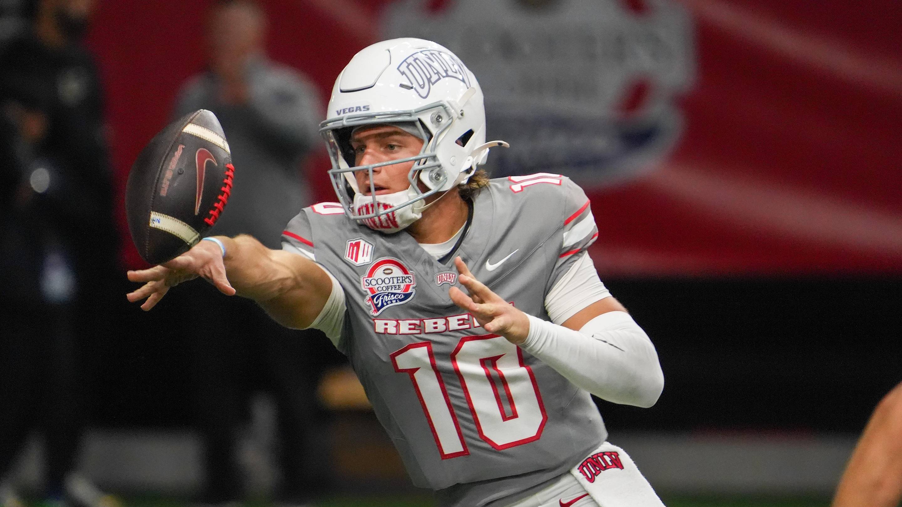 4,000-yard QB heavily linked to major college football program in transfer portal