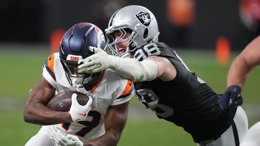 Raiders defensive end Maxx Crosby