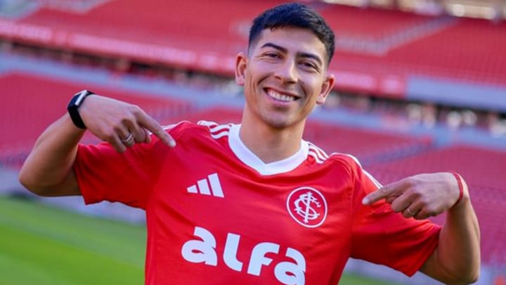 Alan Rodríguez, camisa 14 do Internacional