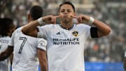 "Chicharito" Hernández marcó otro gol para el Galaxy, esta vez a pase de Riqui Puig