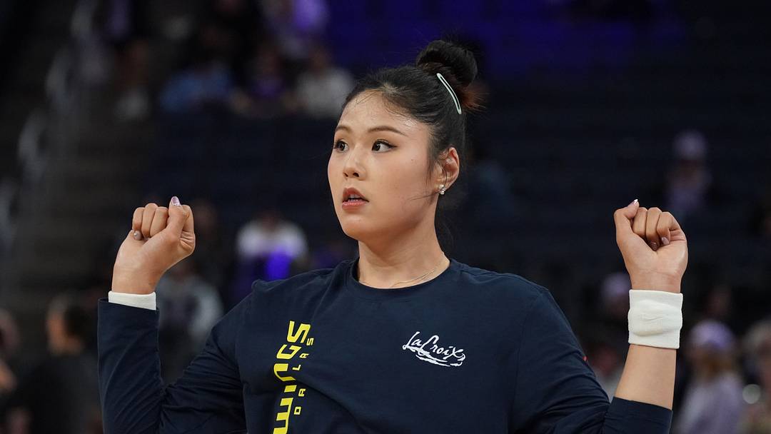 Aug 17, 2026; San Francisco, California, USA; Dallas Wings center Li Yueru (28) warms up before the game against the Golden State Valkyries at Chase Center. Mandatory Credit: David Gonzales-Imagn Images Aug 17, 2026; San Francisco, California, USA; Dallas Wings center Li Yueru (28) warms up before the game against the Golden State Valkyries at Chase Center. Mandatory Credit: David Gonzales-Imagn Images