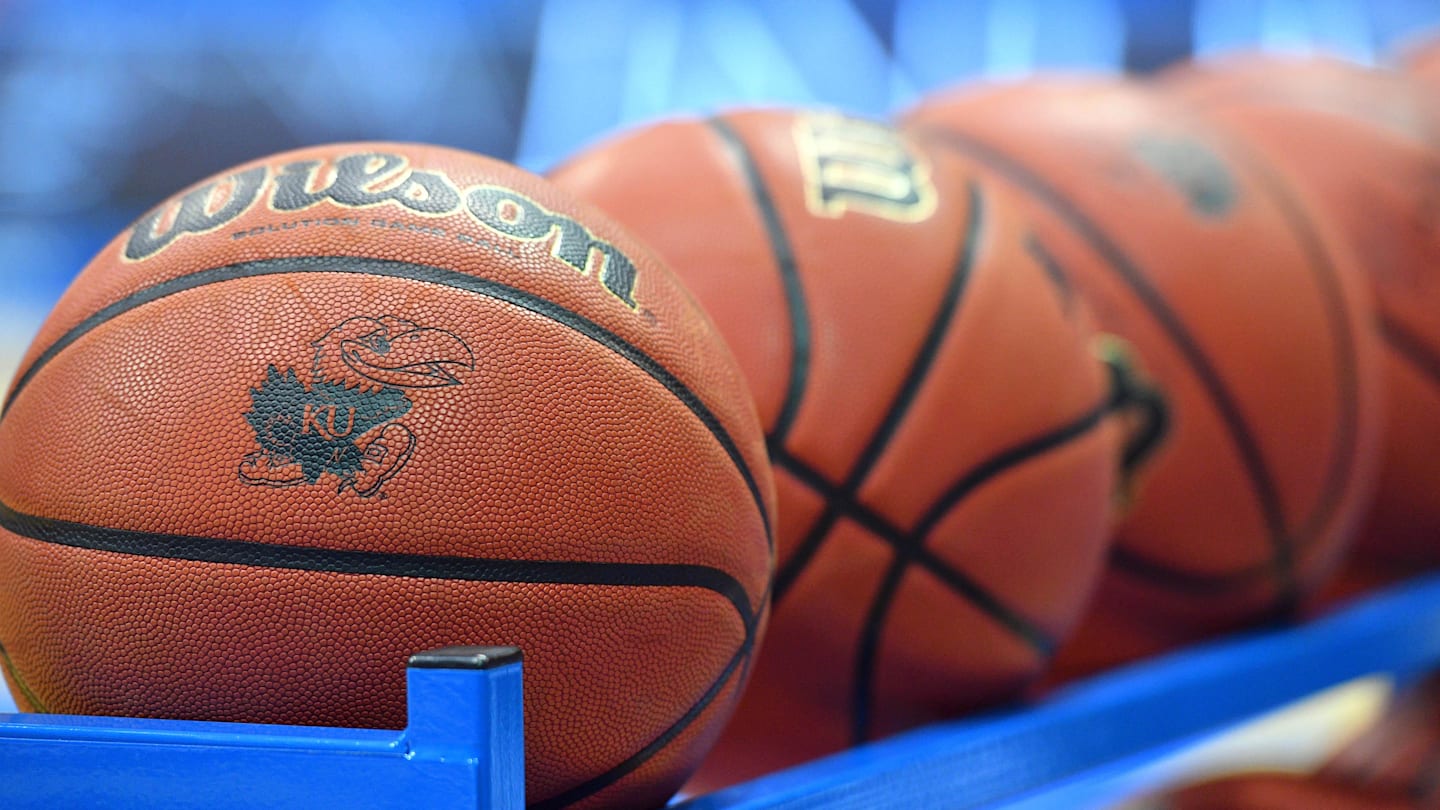 Live Updates: No. 1 Kansas Basketball vs. No. 16 Arkansas Exhibition