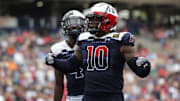 Mar 31, 2024; Houston, TX, USA; Houston Roughnecks linebacker Reuben Foster (10) celebrates after an interception in the third quarter of a game against the Memphis Showboats at Rice Stadium. Mandatory Credit: Joseph Buvid-Imagn Images