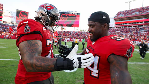Lavonte David and Tristan Wirf