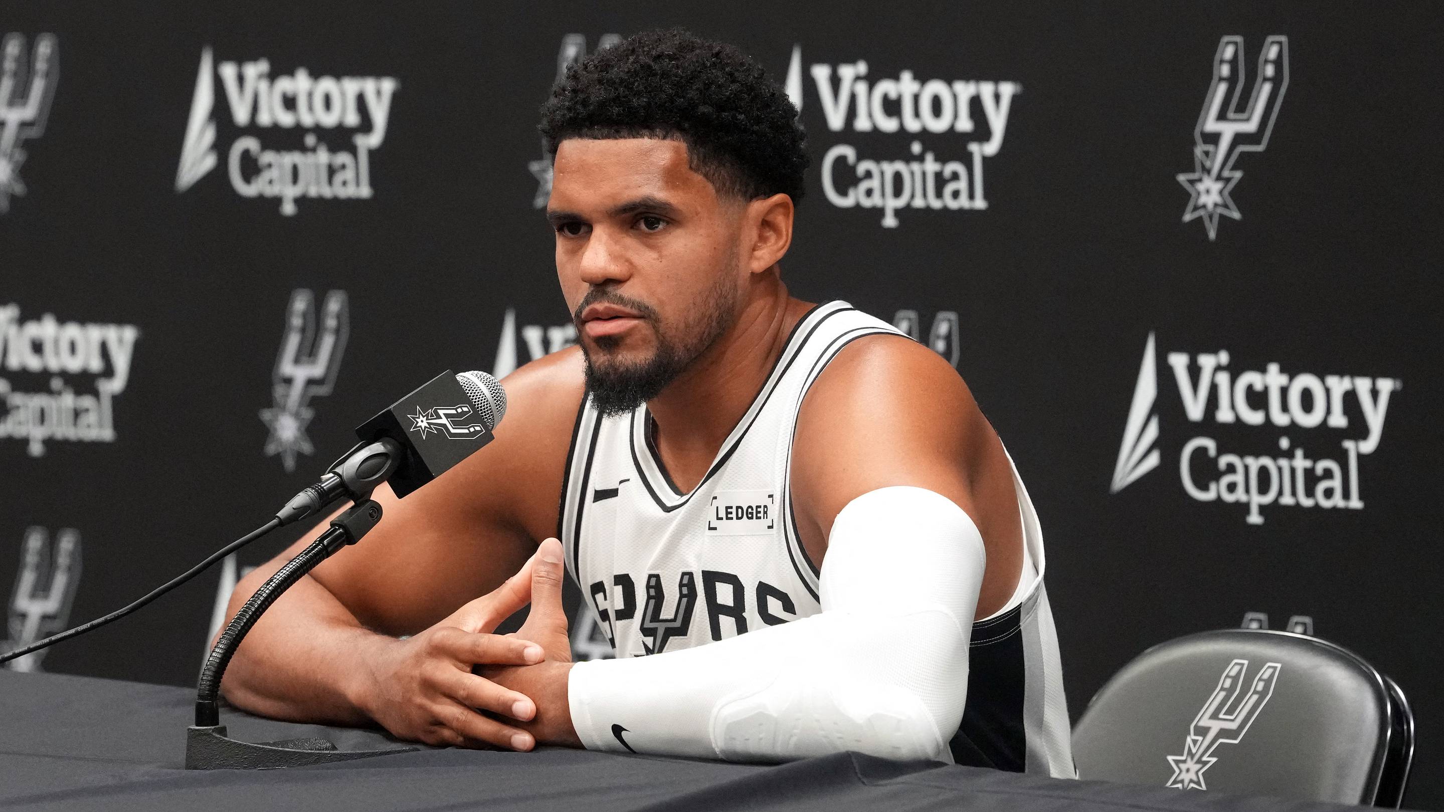 Why Did Tobias Harris Miss Spurs' Open Scrimmage? Team Provides Injury Update