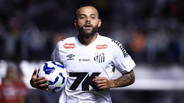 Guilherme é mais uma baixa no Santos