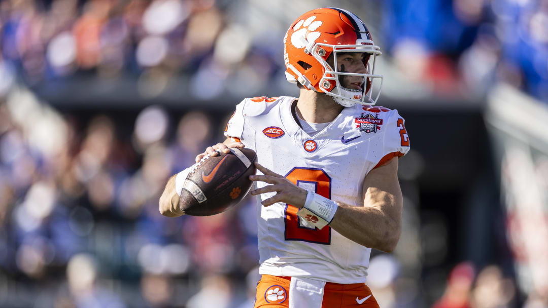 TaxSlayer Gator Bowl - Clemson v Kentucky