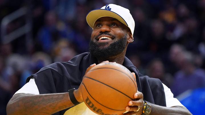 It's Time for Lakers to Trade LeBron James While They Still Can