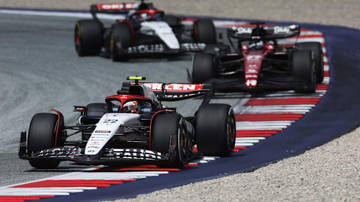 Yuki Tsunoda, RB, Valtteri Bottas, Sauber, Formula 1