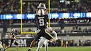 Nov 8, 2025; Nashville, Tennessee, USA;  Vanderbilt Commodores tight end Eli Stowers (9) makes a catch against the Auburn Tigers during the second half at FirstBank Stadium. Mandatory Credit: Steve Roberts-Imagn Images