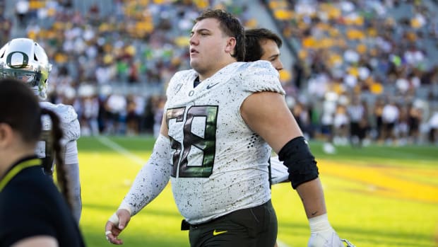 Oregon Ducks offensive lineman Jackson Powers-Johnson (58) against the Arizona State Sun Devils at Mountain America Stadium.