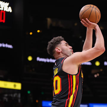 Mar 6, 2025; Atlanta, Georgia, USA; Atlanta Hawks forward Georges Niang (20) shoots against the Indiana Pacers in the second quarter at State Farm Arena. Mandatory Credit: Brett Davis-Imagn Images
