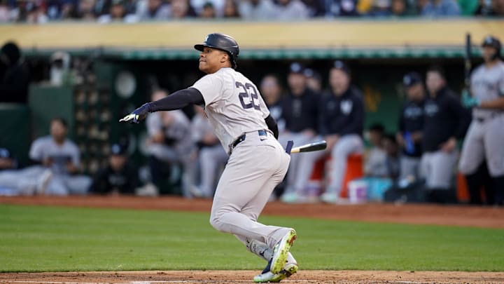 Sep 21, 2024; Oakland, California, USA; New York Yankees right fielder Juan Soto (22) hits a single against the Oakland Athletics in the third inning at the Oakland-Alameda County Coliseum. Mandatory Credit: Cary Edmondson-Imagn Images Sep 21, 2024; Oakland, California, USA; New York Yankees right fielder Juan Soto (22) hits a single against the Oakland Athletics in the third inning at the Oakland-Alameda County Coliseum. Mandatory Credit: Cary Edmondson-Imagn Images