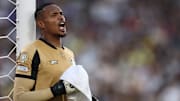 John é alvo do West Ham e pode deixar o Botafogo 