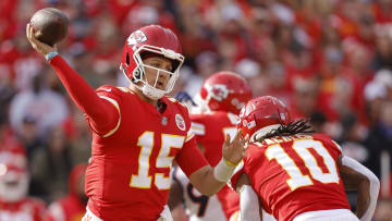 Patrick Mahomes llegó a 5,000 yardas aéreas en la 2022-23 