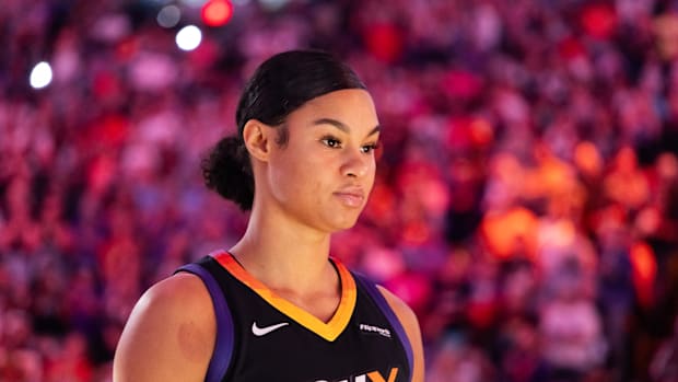 Phoenix Mercury forward Satou Sabally against the Dallas Wings