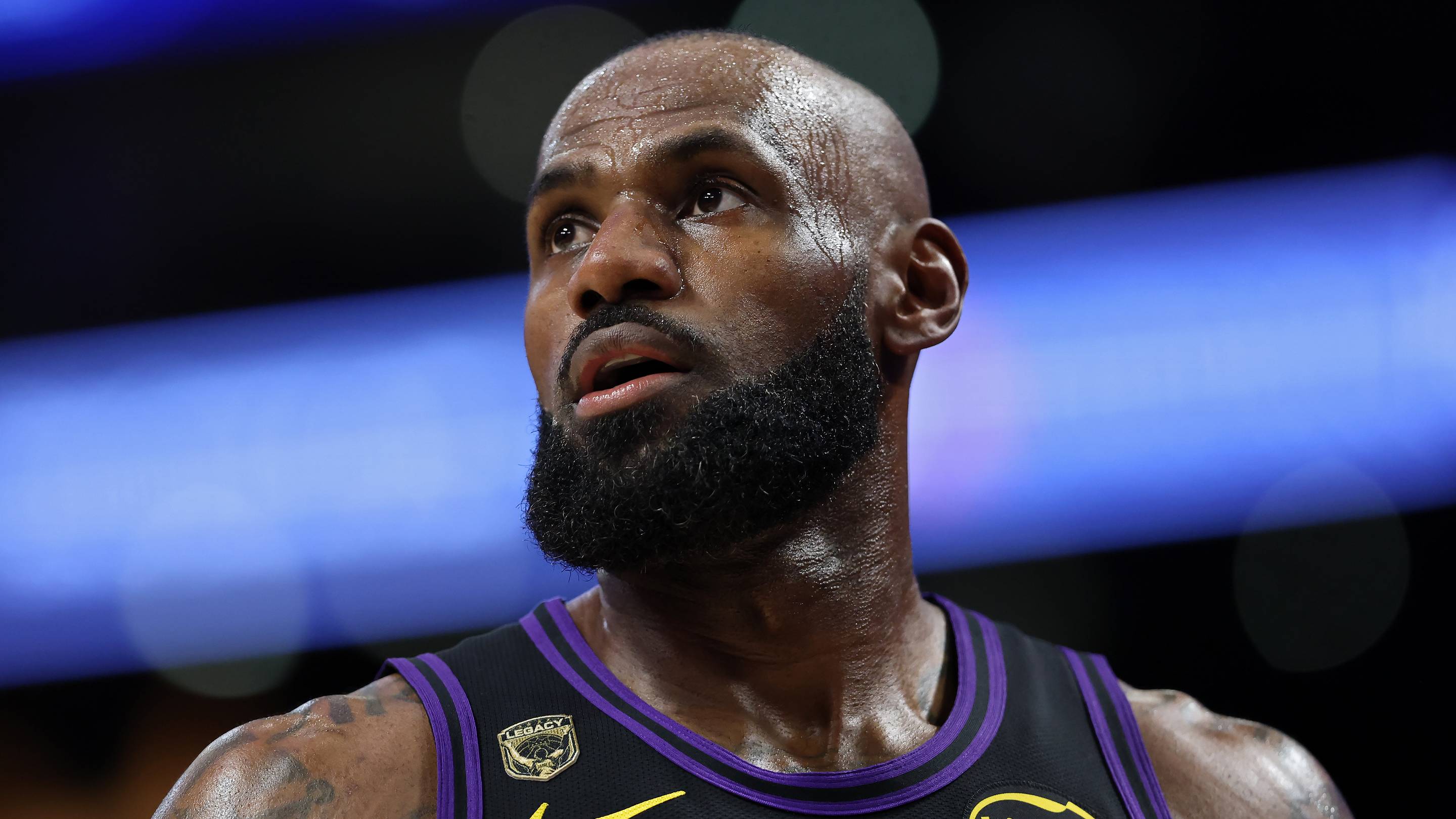 3 roster changes the Lakers will have to make if LeBron James comes back