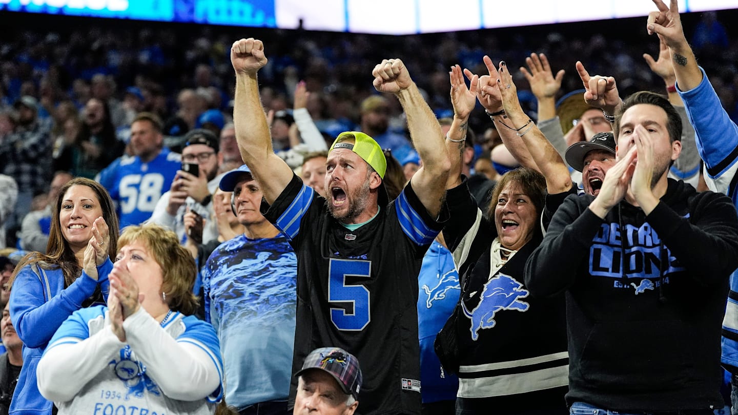 LIVE BLOG: Detroit Lions fans invade Lucas Oil Stadium