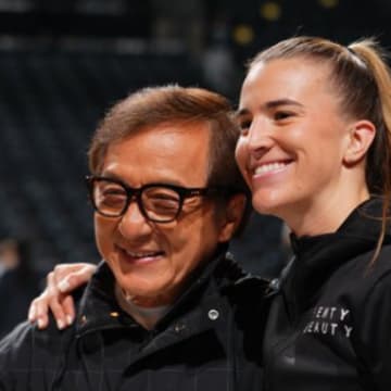 Ionescu poses for a photo with Chan before the Liberty's 82-77 win over the Valkyries at the Barclays Center. 