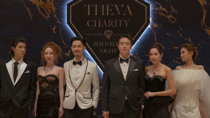 Master Of The House. (L to R) Claudia Chakrabandhu (คลาวเดีย จักรพันธุ์.) as Araya (อารยา), Gap Thanavate (แก๊ป ธนเวทย์) as Mavin (มาวิน), Chai Charttayodom (ชาย ชาตโยดม) as Phupat (ภูพัฒน์), Nusaba Punnakana (นุสบา ปุณณกันต์) as Padcha (พัดชา), Praew Narupornkamol (แพรว นฤภรกมล) as Kita (คีตา) in Master Of The House. Cr. Courtesy of Netflix © 2024