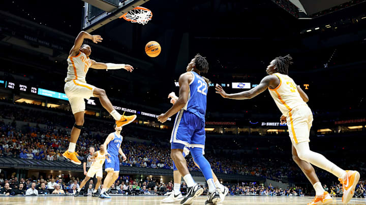 Kentucky v Tennessee