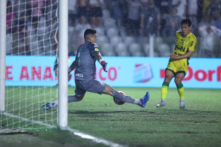 Gabriel Brazão jogador do Santos