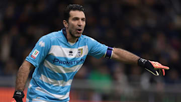 Ao 44 anos, Buffon segue atuando pelo Parma
