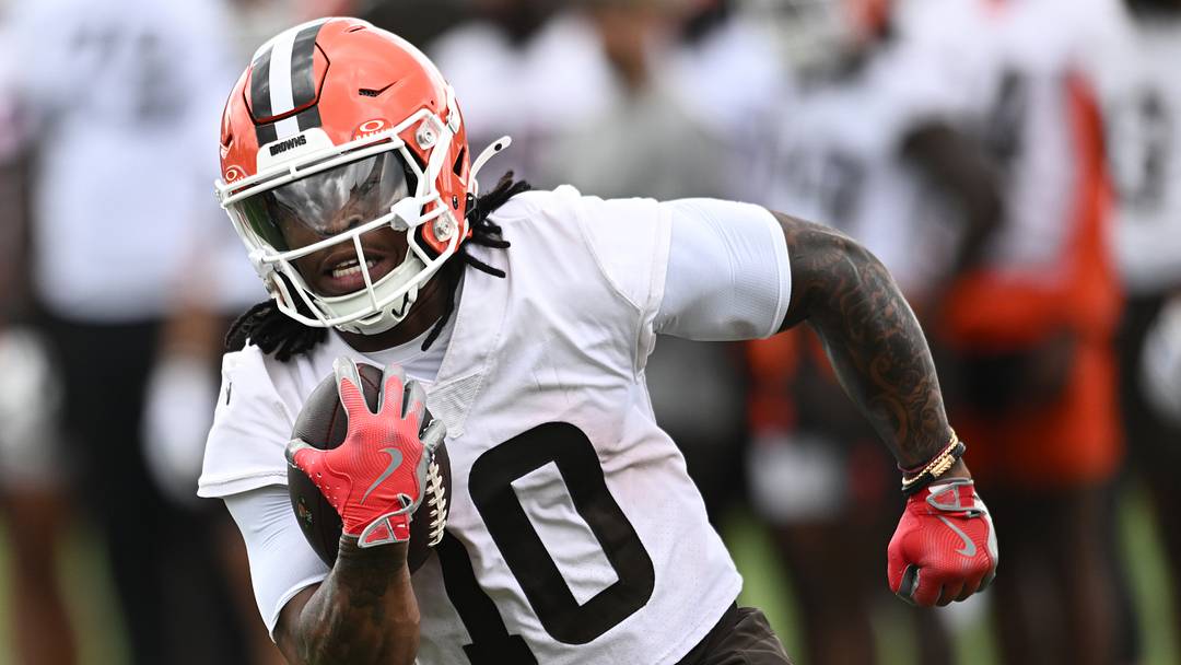 Jun 11, 2026; Berea, OH, USA; Cleveland Browns running back Quinshon Judkins (10) runs with the ball during minicamp at CrossCountry Mortgage Campus. Mandatory Credit: Ken Blaze-Imagn Images Jun 11, 2026; Berea, OH, USA; Cleveland Browns running back Quinshon Judkins (10) runs with the ball during minicamp at CrossCountry Mortgage Campus. Mandatory Credit: Ken Blaze-Imagn Images