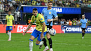 Varela atuou no último jogo diante do Brasil 