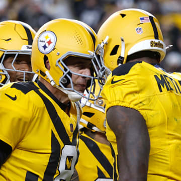 Aaron Rodgers and DK Metcalf are playing their first season together in Pittsburgh. 