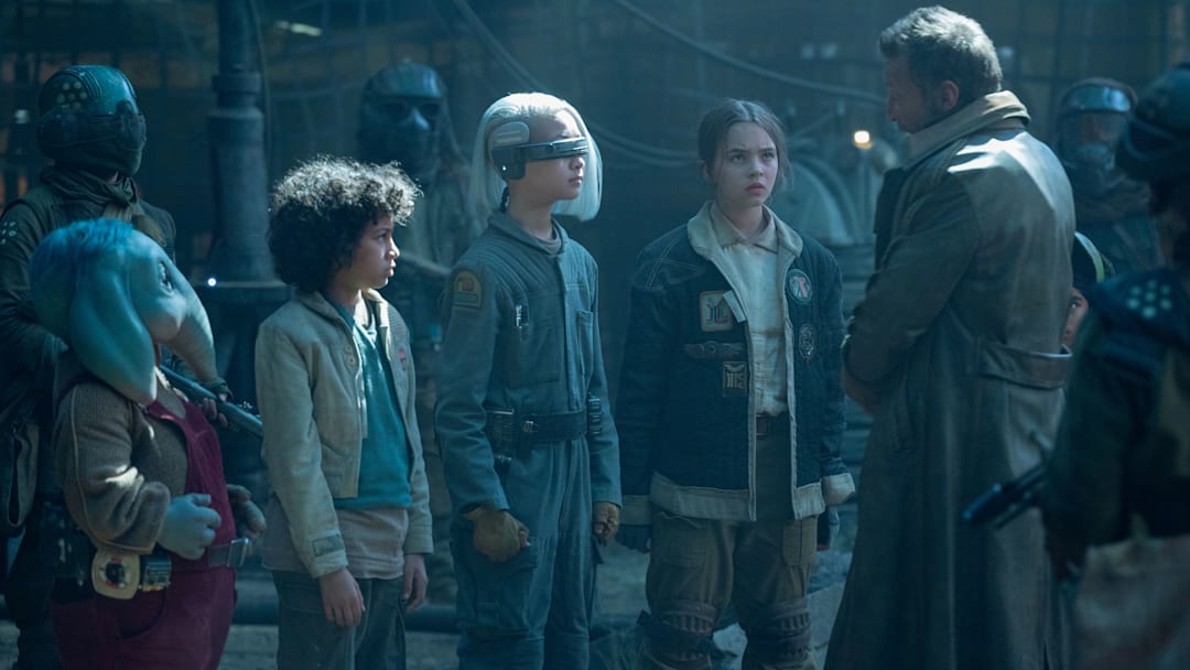 Neel (Robert Timothy Smith), Wim (Ravi Cabot- Conyers), KB (Kyriana Kratter), Fern (Ryan Kiera-Armstrong), and General Strix (Matthieu Kassovitz) in Lucasfilm’s STAR WARS: SKELETON CREW, exclusively on Disney+.