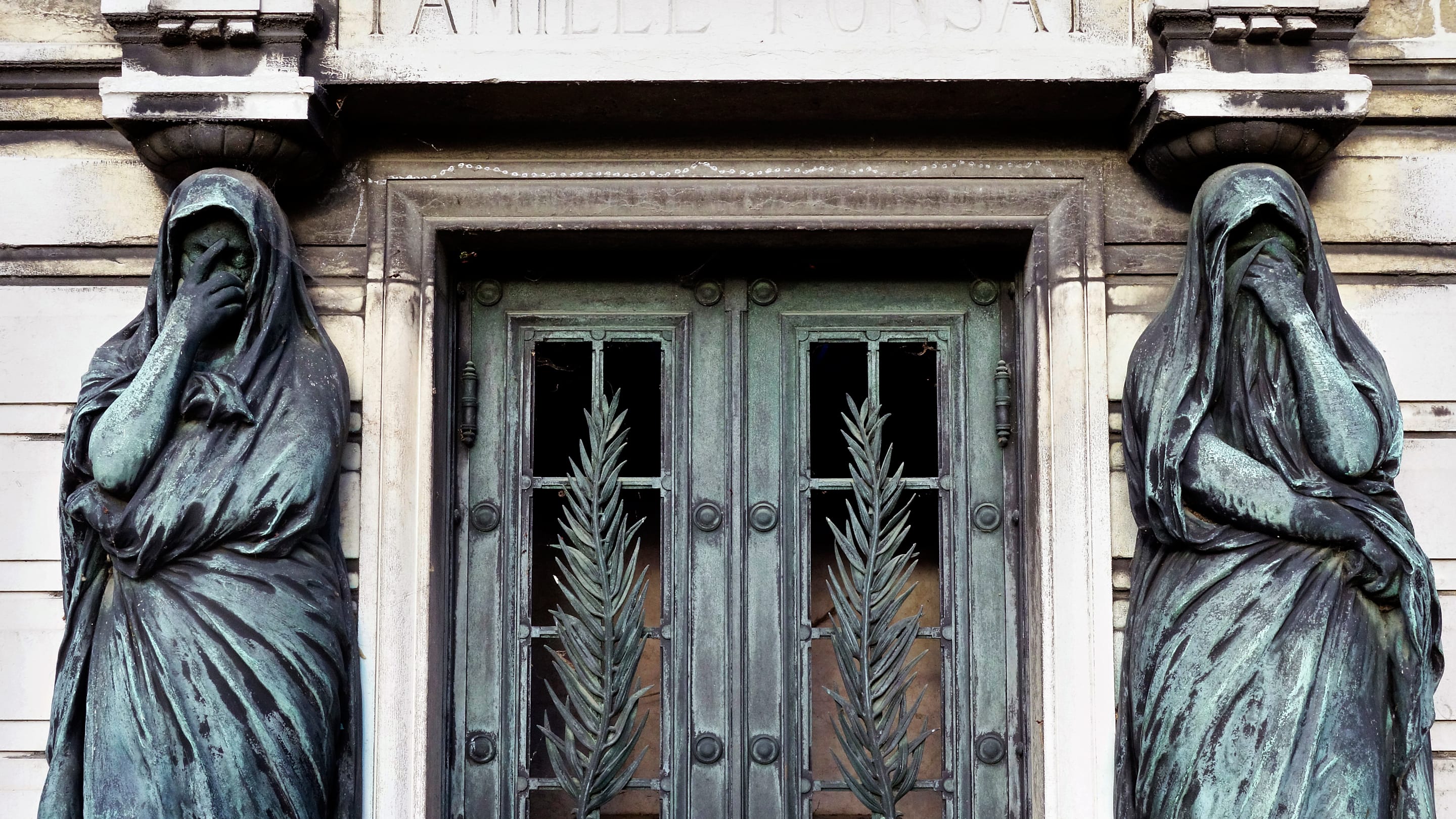 When France’s Père Lachaise Cemetery Used Celebrity Remains to Boost Business