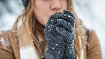 Here‘s how to get the most out of your hand warmers during this frosty season.
